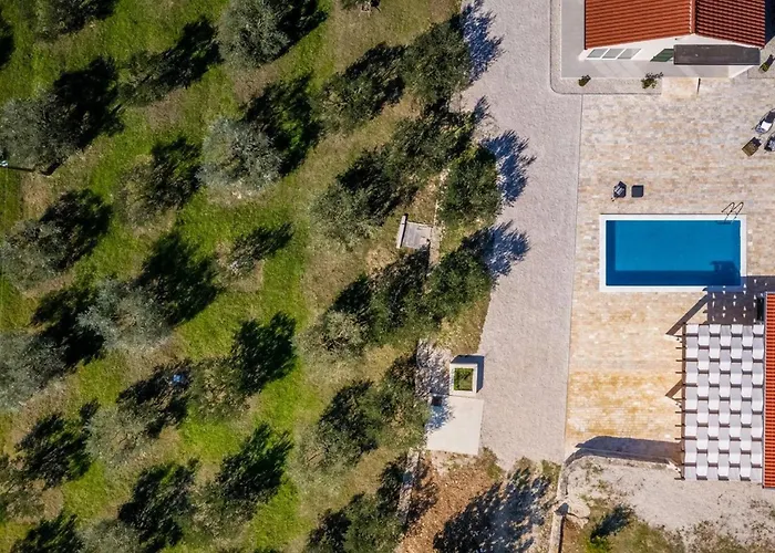 Oliveto Holiday home Smilcic